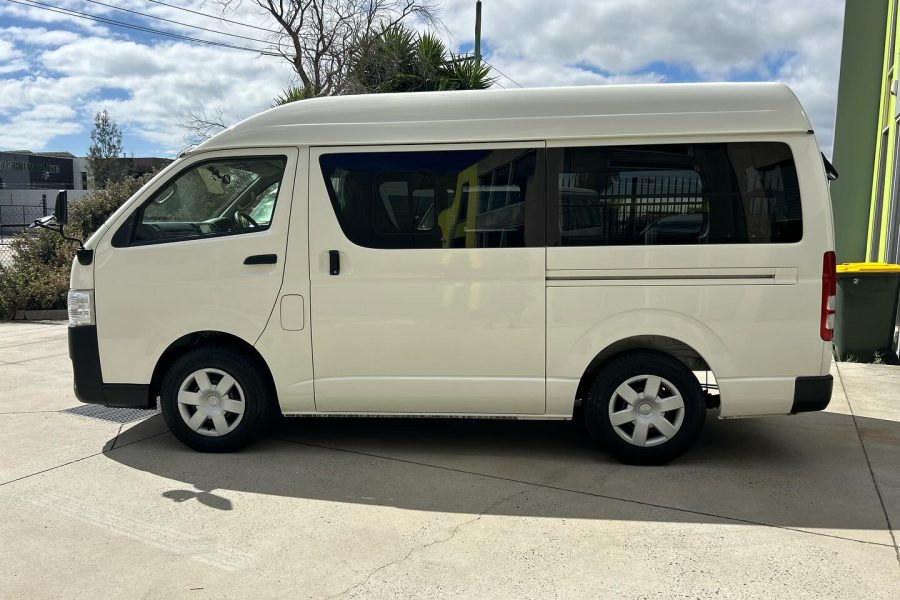 Toyota Hiace 2017